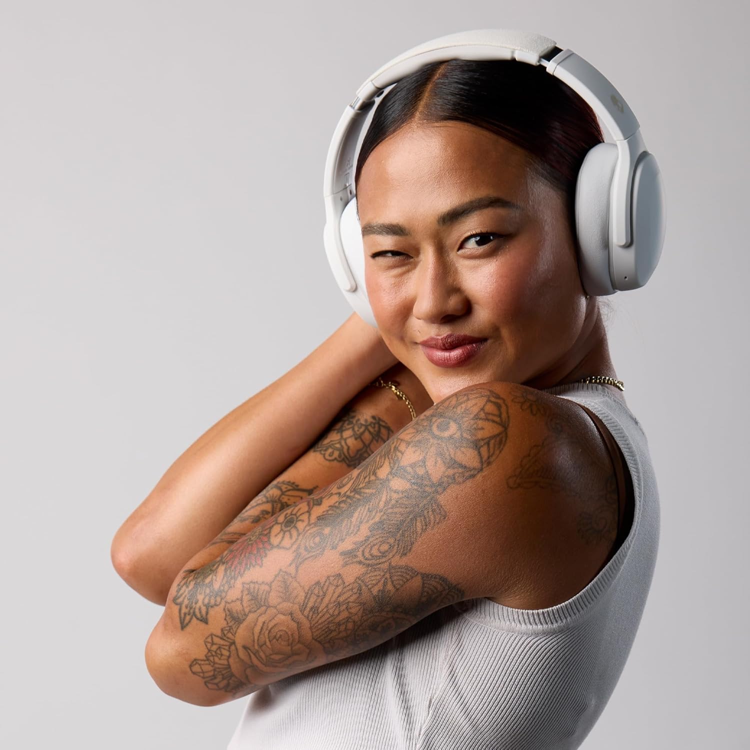 Skullcandy Crusher Evo Wireless Multi-Sensory Bass Headphones - Bone | Bluetooth. Noise Isolating Over-Ear Fit. 40 Hours Battery. Microphone. Working Out. Gym. Travel. Studying. Music